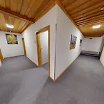 Moving فندق